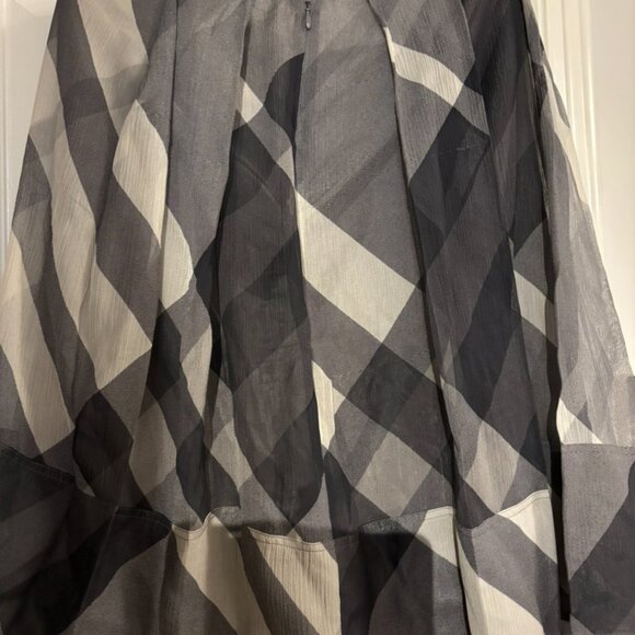 Burberry silk skirt size 36 - Picture 3 of 6